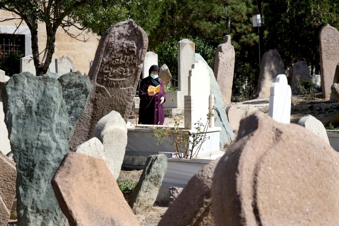 Türk mezar taşları, kentleşme kültürünün aşamalarını yansıtıyor