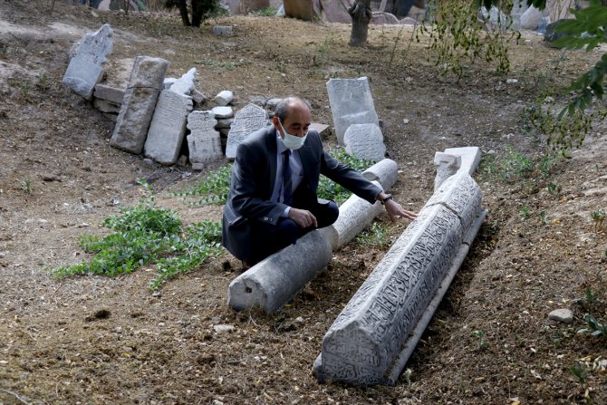 Türk mezar taşları, kentleşme kültürünün aşamalarını yansıtıyor