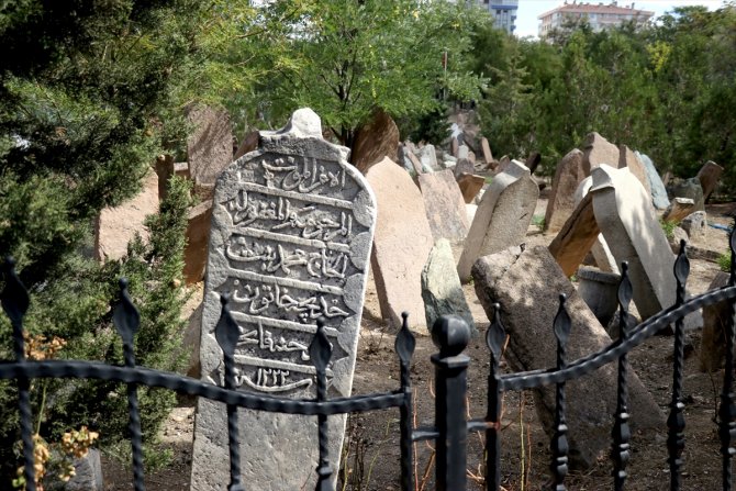 Türk mezar taşları, kentleşme kültürünün aşamalarını yansıtıyor