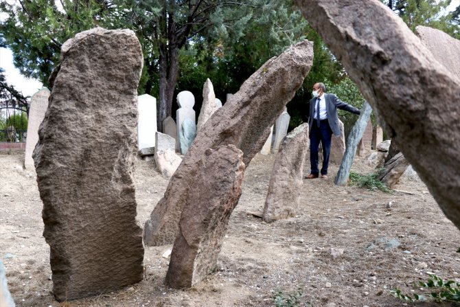 Türk mezar taşları, kentleşme kültürünün aşamalarını yansıtıyor