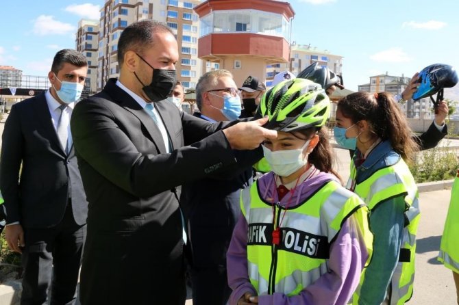 ‘Sevdikleriniz için kaskınızı takın’