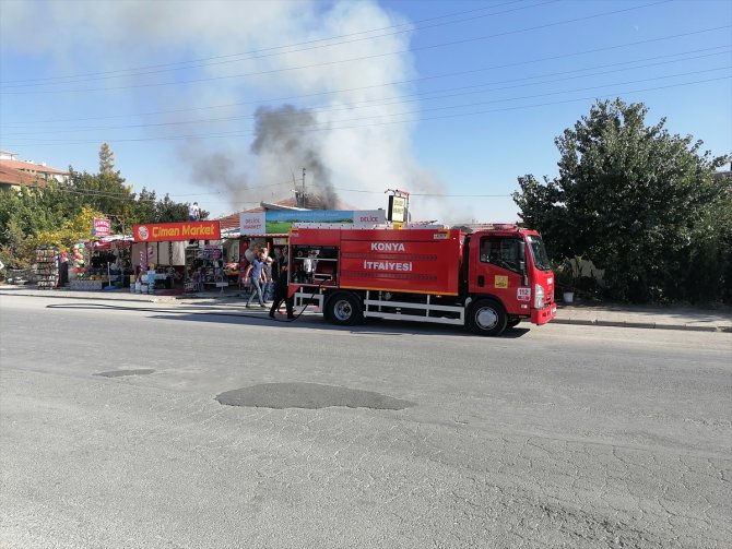 Konya'da markette çıkan yangını itfaiye ekipleri söndürdü