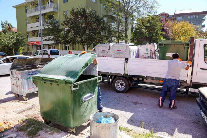 Meram’da çöp konteynerleri yenileniyor