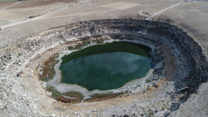 Konya Ovası'ndaki Timraş Obruk Gölü'nde su seviyesi dibe vurdu