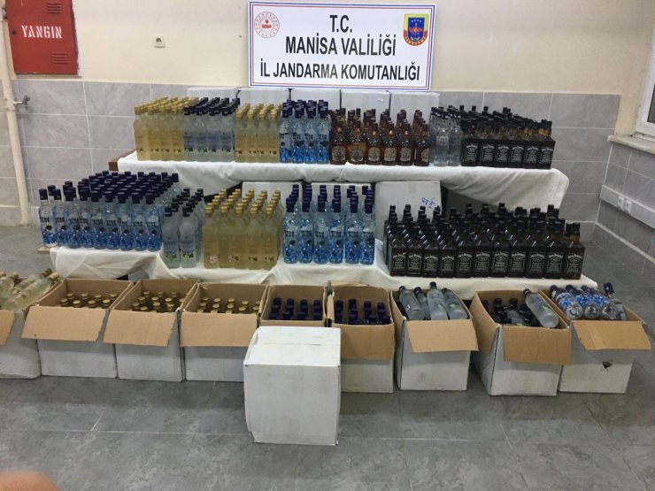Manisa'da 701 şişe kaçak içki ele geçirildi