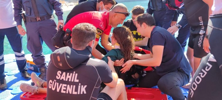Ukraynalı kadın paraşütçü hayatını kurtaran Sahil Güvenlik ekiplerine teşekkür etti