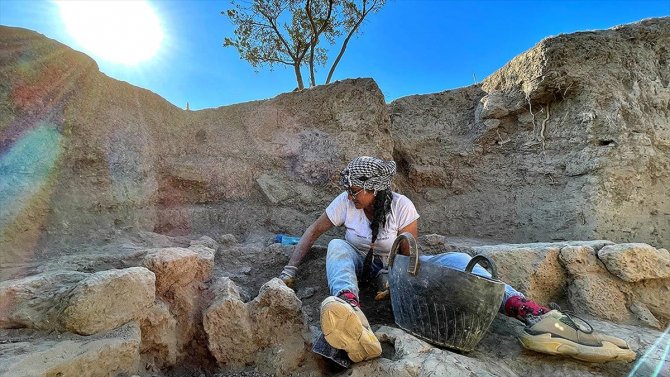 Tatarlı Höyük'te 4 bin yıl öncesine ait 'çöp çukuru' bulundu