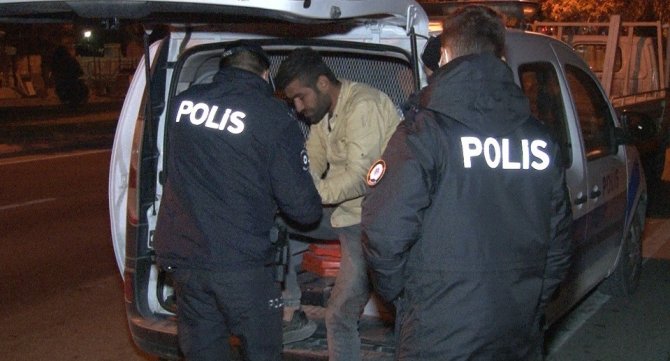 Konya'da hırsızlık şüphelisini 10 kilometre kovalayıp polise teslim ettiler