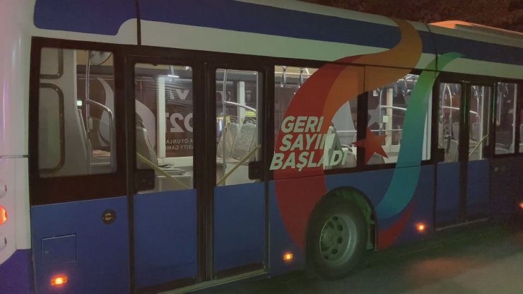 Konya'da otobüs yolcusu, maske takmadığı için kendisini uyaran kişiyi silahla vurdu!
