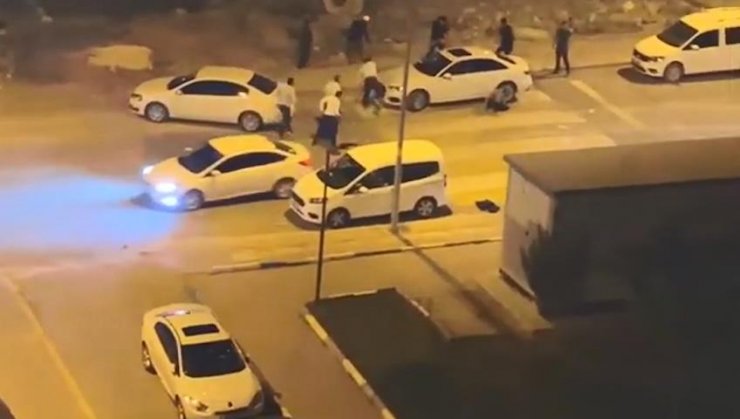 İki grup arasında taşlı- sopalı kavga; 5 yaralı