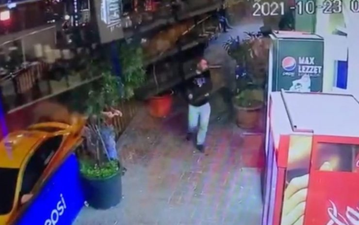 İş yerini kurşunlarken polis tarafından böyle yakalandı 