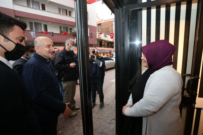 Bakan Karaismailoğlu, Türkeli’de esnaf ve vatandaşlarla bir araya geldi