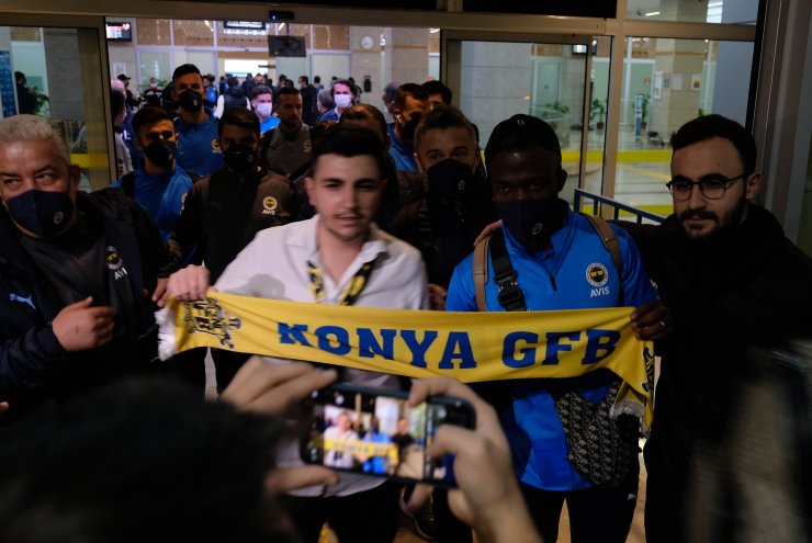 Fenerbahçe'ye Konya'da coşkulu karşılama