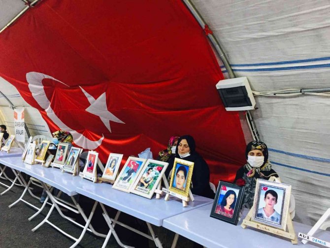 Acılı aileler 789 gündür HDP ve PKK’dan evlatlarını istiyor