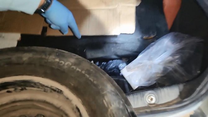 Diyarbakır’da otomobilin bagajında 37 adet ruhsatsız tabanca ele geçirildi: 1 gözaltı