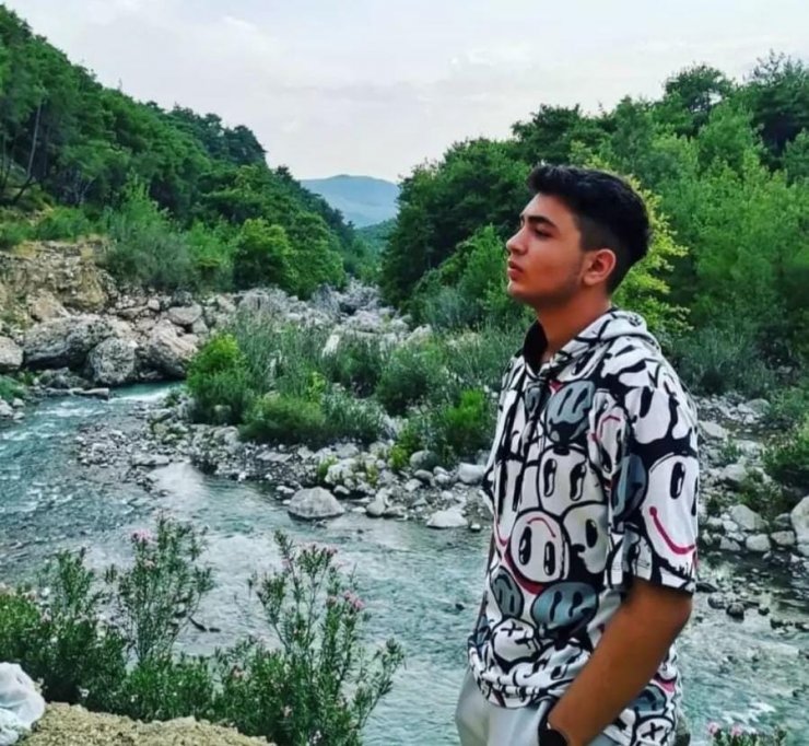Konserde bıçaklanan 15 yaşındaki Ozan öldü