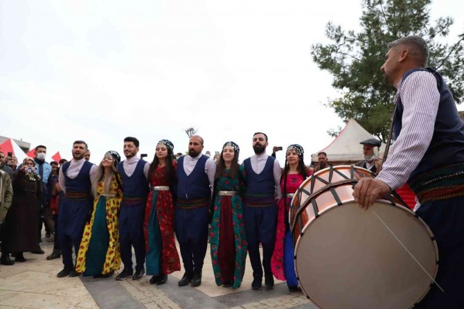 Mardin’de 4. Uluslararası Uçurtma Festivali ile gökyüzü renklendi