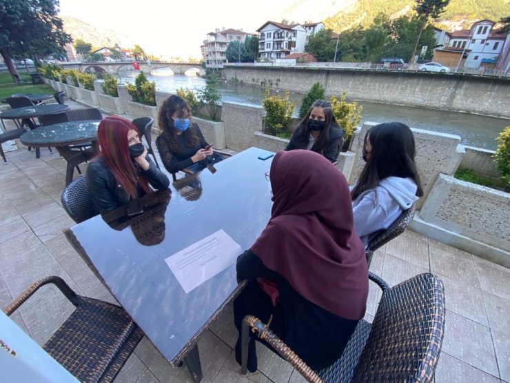 Nehir manzaralı otel, kız öğrencilere yurt oldu