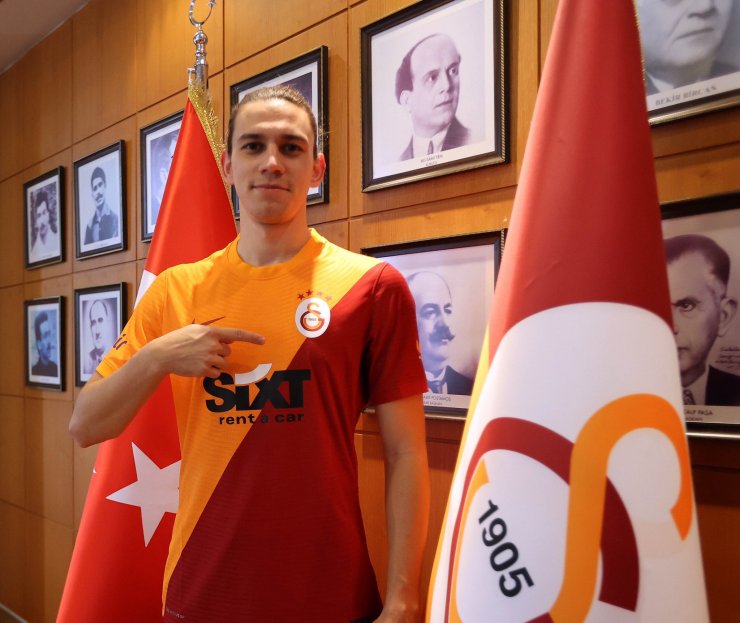 Galatasaray, 3 futbolcunun sözleşmesini uzattı