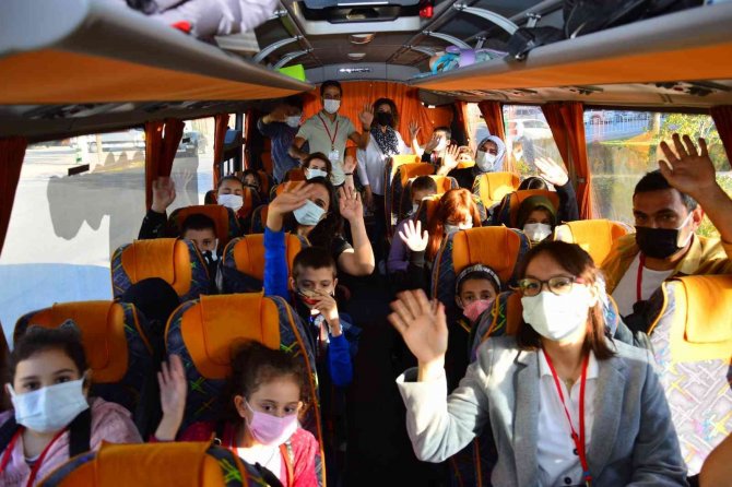 Yangınzede çocuklar, Antalya’yı gezdi