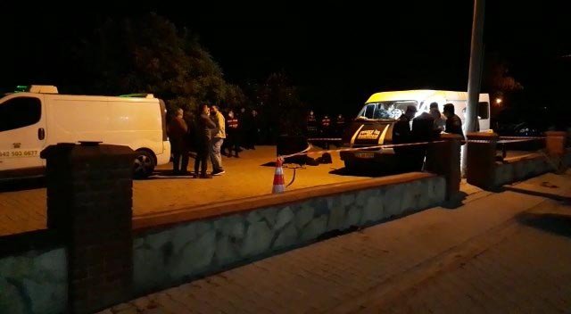 Eşini ve kızını öldürüp intihar etti