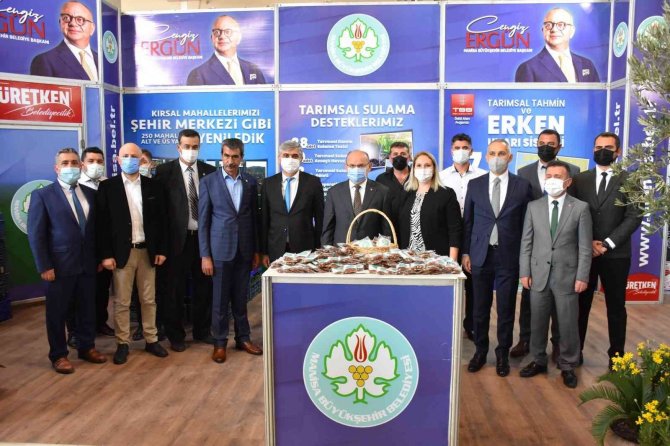 Tarım fuarında Manisa Büyükşehir standına büyük ilgi