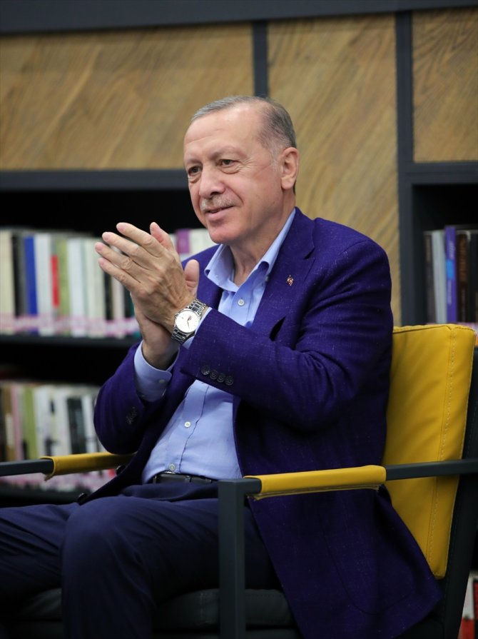 Cumhurbaşkanı Erdoğan: "Gölgesinde huzur bulduğumuz bayrak hepimizin ortak bayrağıdır"
