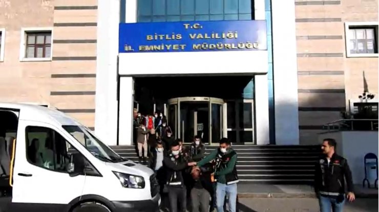 Bitlis'te uyuşturucu satıcılarına operasyon: 6 tutuklama