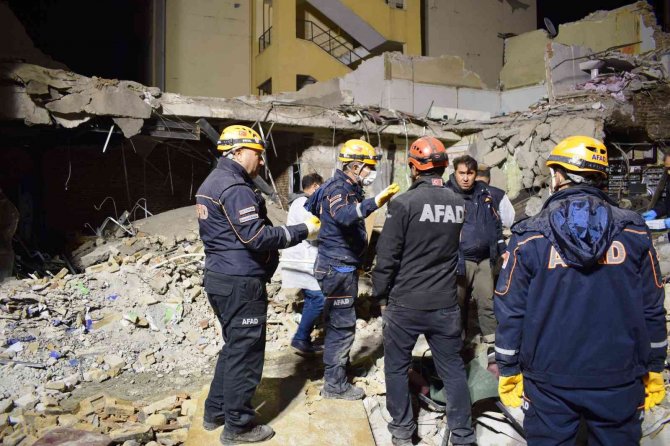 Malatya’da çöken binada arama çalışmaları sona erdi