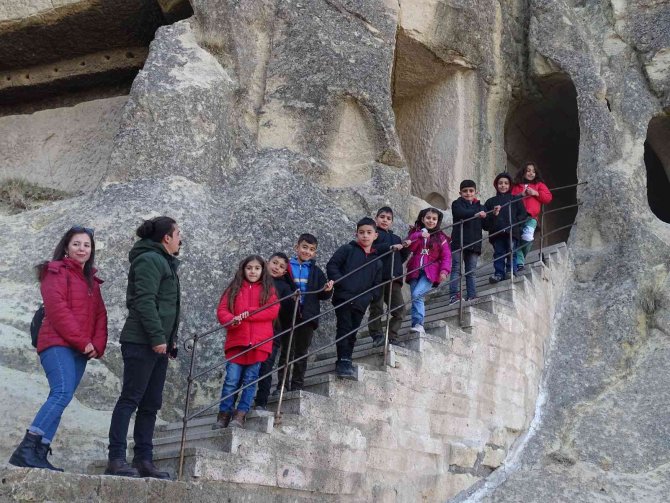 Eda Nur, resmettiği Kapadokya’yı gezdi