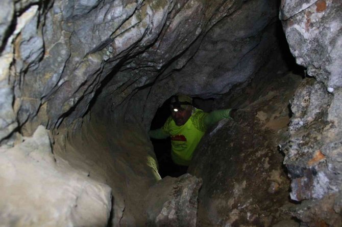 Hakkari’de 6 mağara keşfedildi