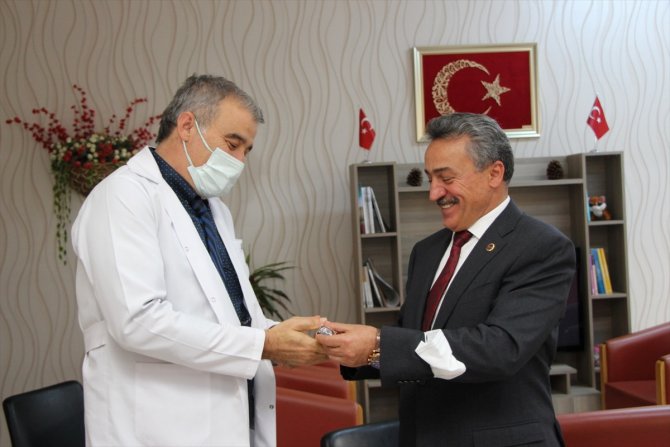 Mehmet Tutal, öğretmenleri okullarında ziyaret etti