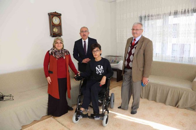 Meram’da engelliler için akü şarj istasyonları kuruldu