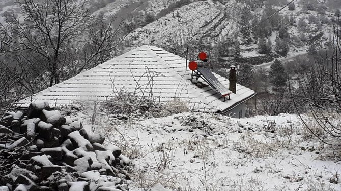 Halkapınar'a mevsimin ilk karı yağdı