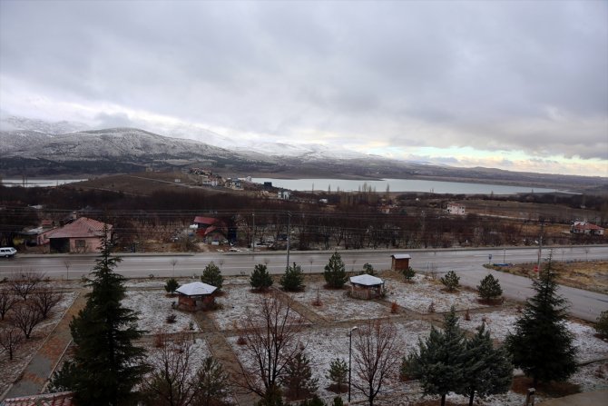 Halkapınar'a mevsimin ilk karı yağdı