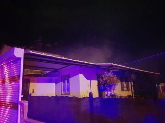 Konya'da çıkan ev yangı itfaiye ekiplerince söndürüldü