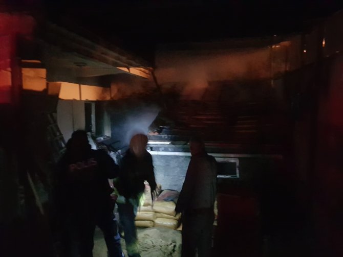 Konya'da çıkan ev yangı itfaiye ekiplerince söndürüldü