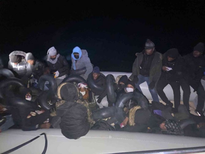 Kuşadası’nda 57 düzensiz göçmen kurtarıldı