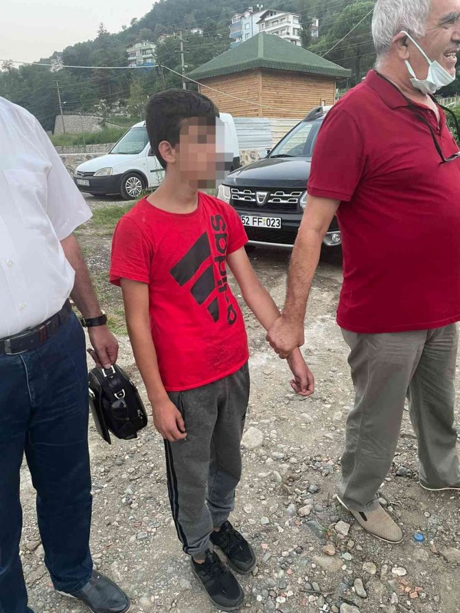 Ordu’dan çaldıkları araçla İstanbul’a giden 3 çocuk yakalandı