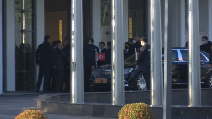 Erdoğan, Atatürk Havalimanı'nda yapılacak millet bahçesi arazisinde incelemelerde bulunuyor