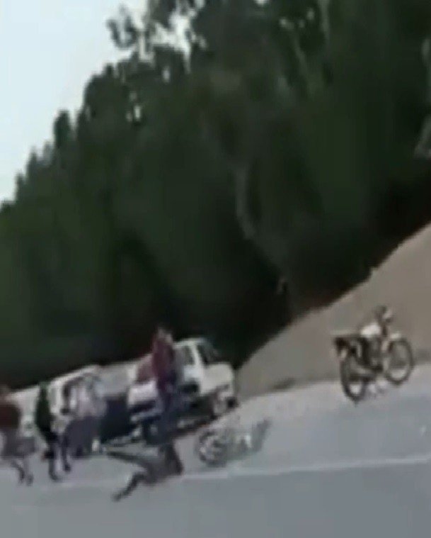 Motosiklet kazası kameralara yansıdı
