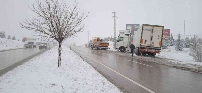 Afyonkarahisar’da kar yağışı etkili oldu