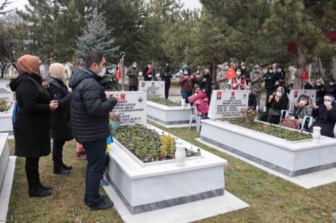 El Bab şehitleri mezarları başında anıldı