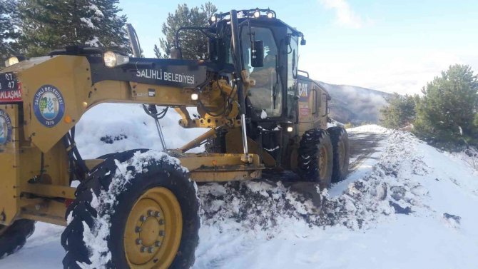 Kardan kapanan yayla yolları ulaşıma açıldı