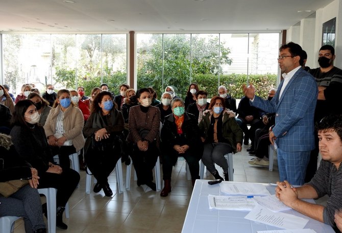 PSAKD Çeşme Şubesi’nde Sedat Mutlu güven tazeledi