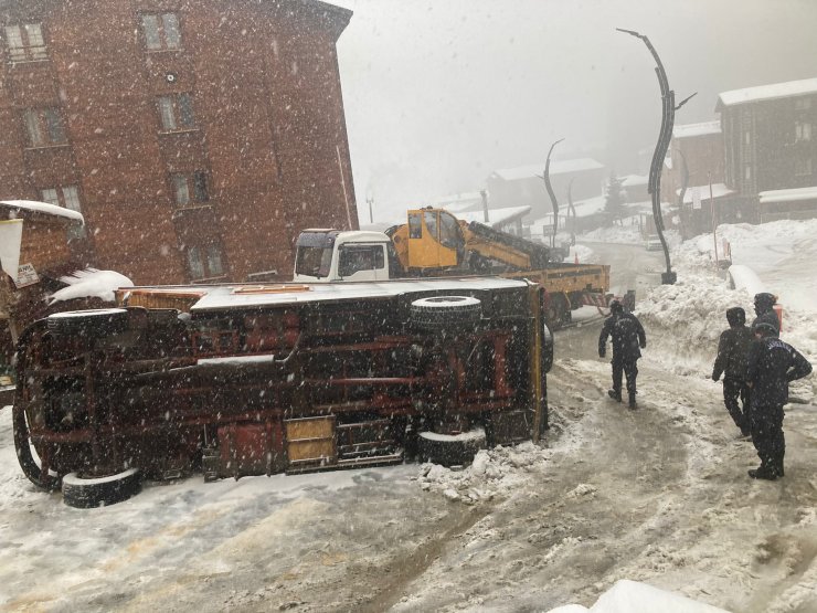 Ayder Yaylası’nda karavan devrildi: 1 yaralı