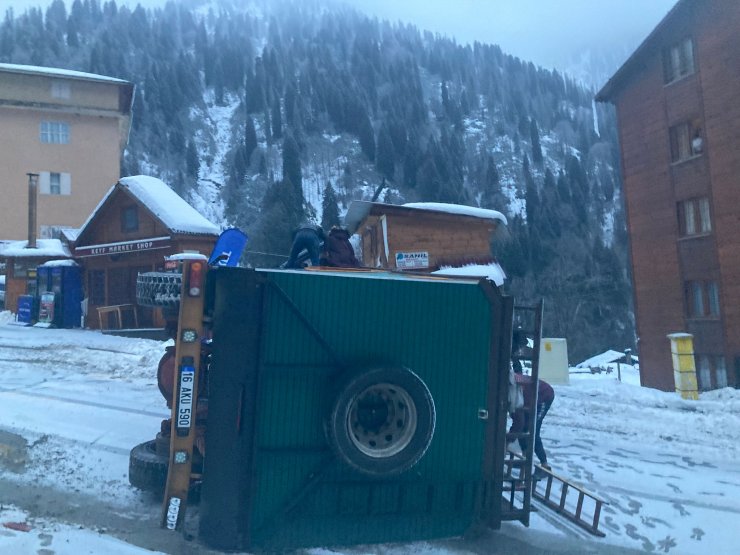 Ayder Yaylası’nda karavan devrildi: 1 yaralı