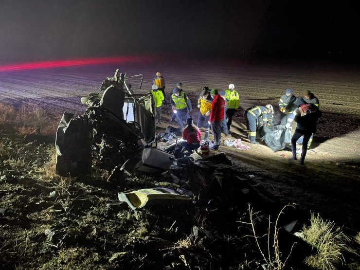 7 kişinin öldüğü kazada aracın hız kadranı, 170'te takılı kalmış!