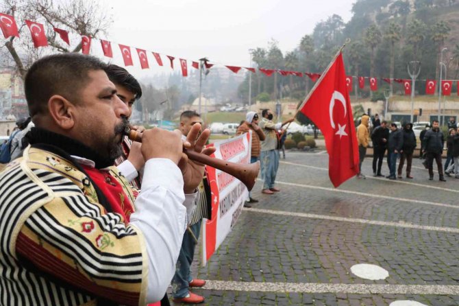 Cumhurbaşkanı Erdoğan’a davul zurnalı destek