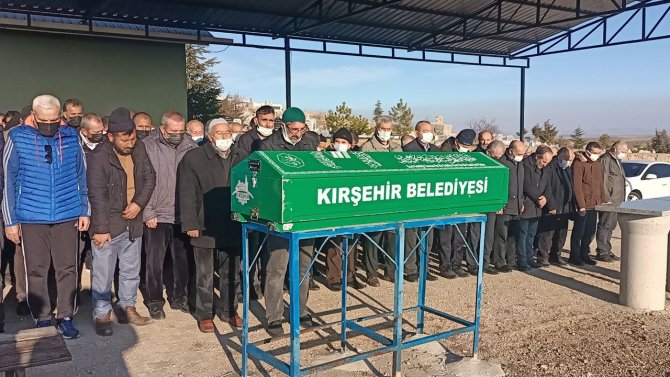 Eşi tarafından 25 yerinden bıçaklanan kadın toprağa verildi